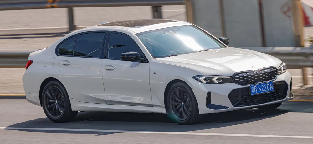 BMW 3 Series 320d 2020 у каталозі на сайті дилера